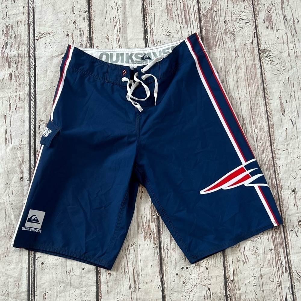 Quicksilver Mens NFL New England Patriots Swim Trunks Board Shorts Bathing Suit